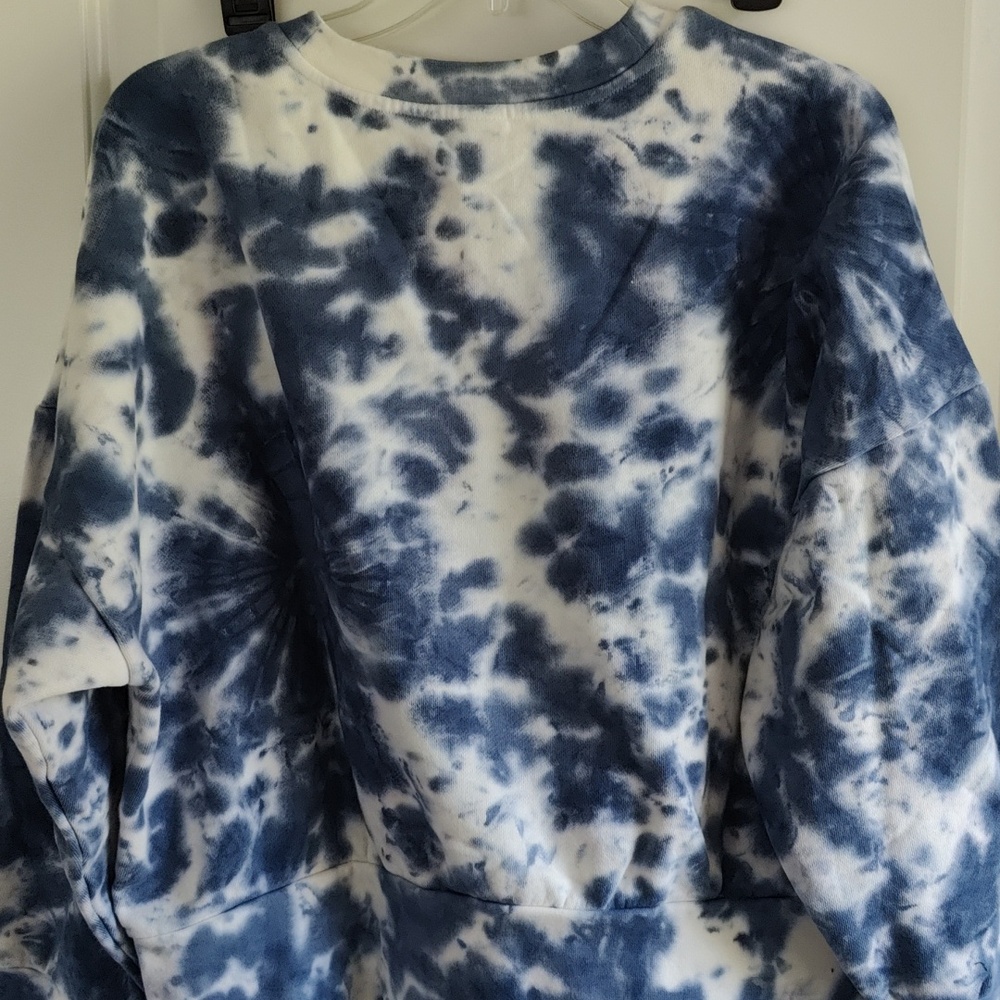 Old Navy Blue & White Tie-Dye Crewneck Sweatshirt - Picture 4 of 4